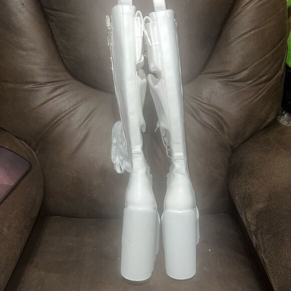 Size 6 White Platform Obsidian Boots Dolls Kill Pockets - Picture 4 of 5